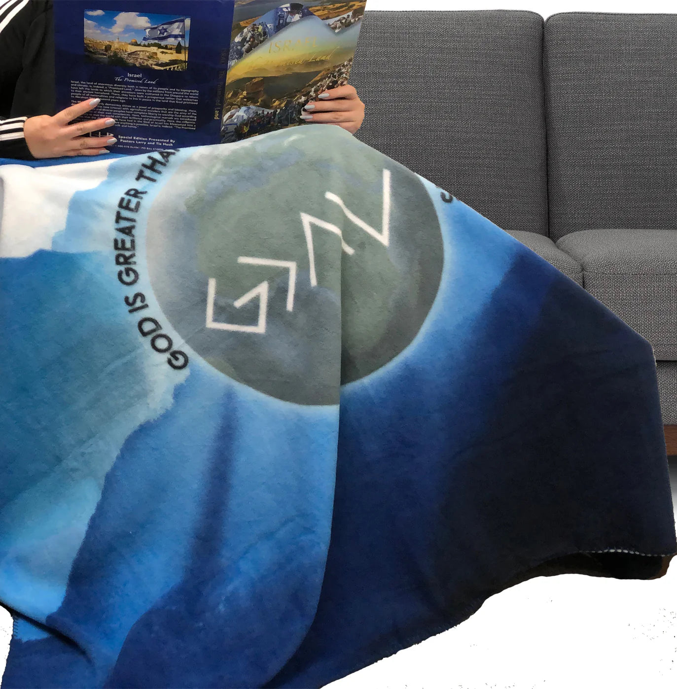MANTA DE FELPA “DIOS ES MAS GRANDE QUE NUESTROS ALTIBAJOS”