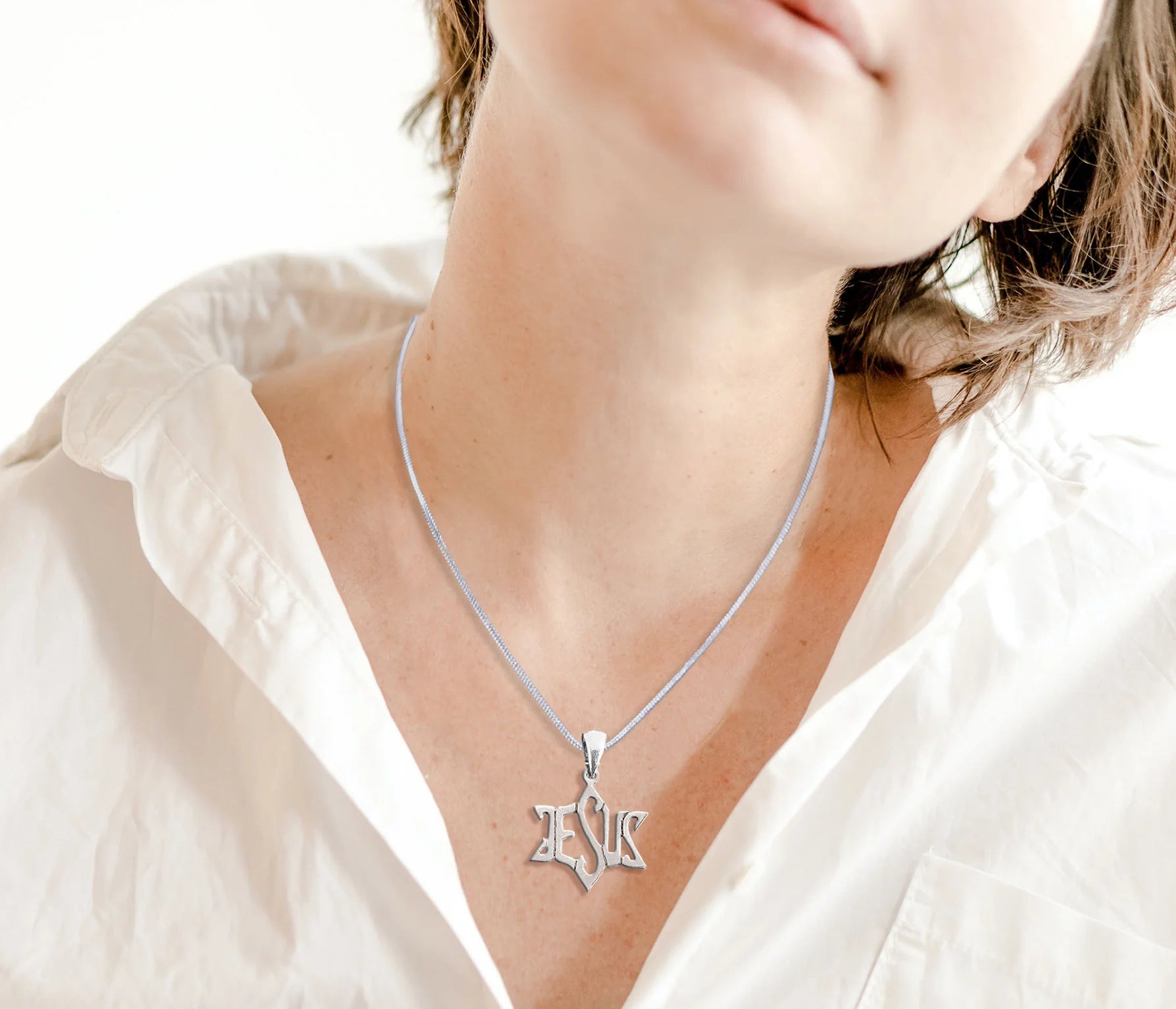 COLLAR ESTRELLA DE DAVID “JESÚS